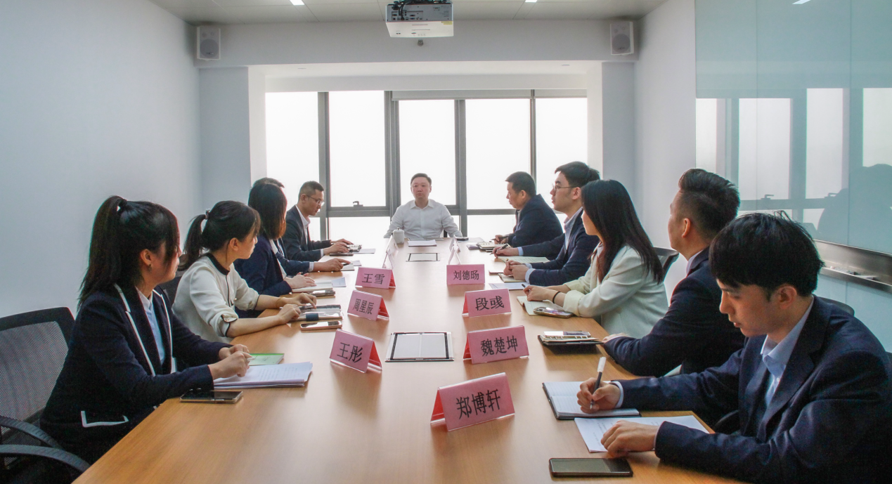 公司黨委書記、董事長杜巖岫調(diào)研投行業(yè)務部